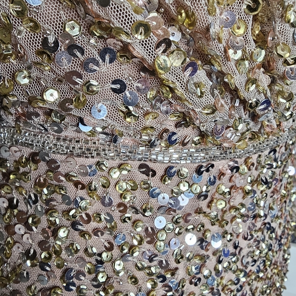 Mac Duggal dress, size 6, new with tags, bald spots on back bottom as shown - Picture 8 of 16